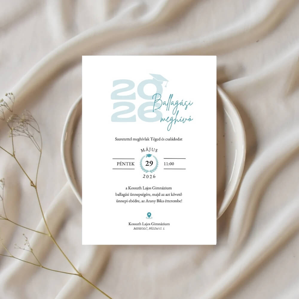 Modern, letisztult ballagási meghívó nagy 2026-os évszámmal, ballagási sapka ikonnal, zöld színben.