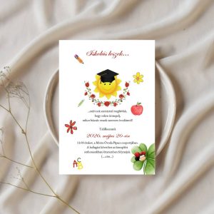 Ovis ballagási meghívó ballagó kalapos napocskával, négylevelű lóherével, katicával és Iskolás leszek felirattal, kreatív háttéren