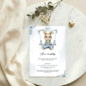 Nyuszis kisfiú meghívó keresztelőre, szülinapra, márvány felületen, arany szív kiegészítővel és selyem drapériával prezentálva.